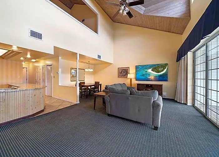 & Clearwater S-harbourside 3*